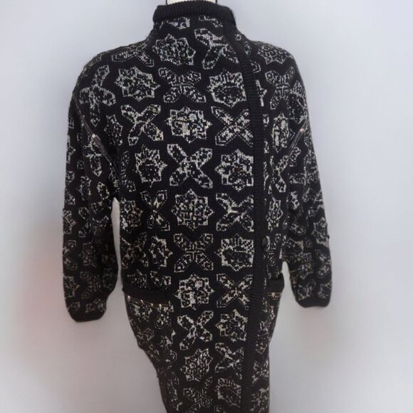 Vintage Knit Long Cardigan with Cut Out Back from Vasginie - Picture 2 of 12